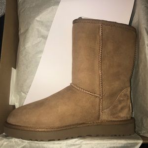 Authentic UGG Classic Short II Size 7